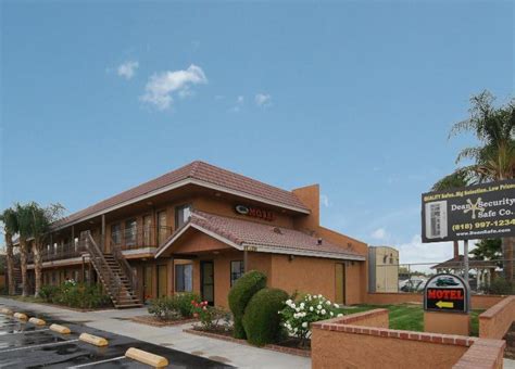 santa clarita motel newhall ca.